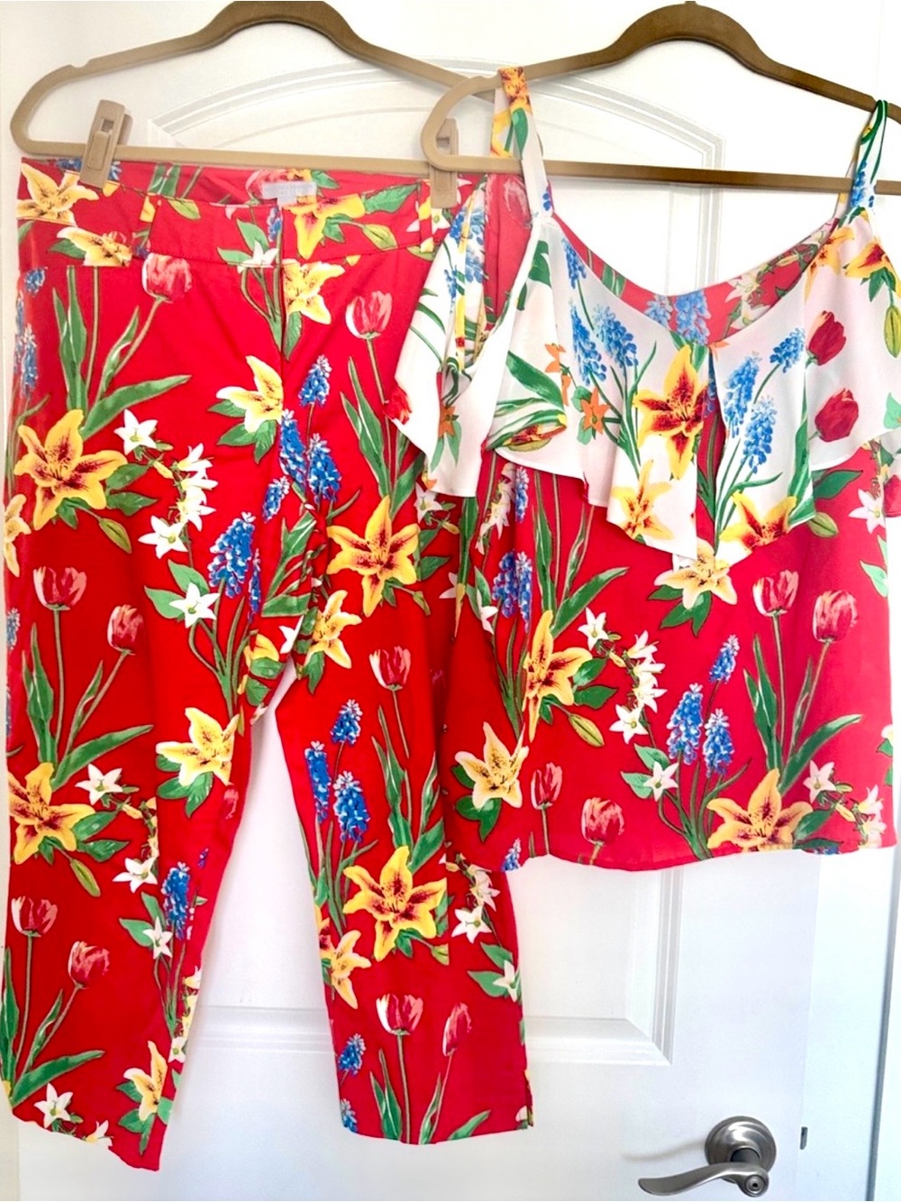 Women’s Floral Red Ruffle Tank Top and Pants Set use once